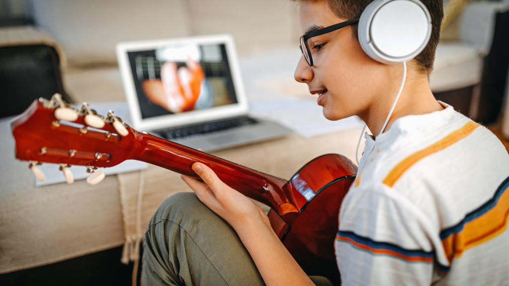 Desarrollando la inteligencia emocional en adolescentes a través de aprendizajes complejos